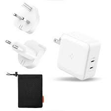 Cargador Adaptador Internacional Spigen 45W - Potencia y Versatilidad